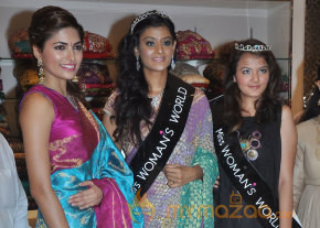 Parvathy Omanakuttan Launch Women's World Store   photo 17
