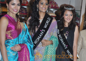 Parvathy Omanakuttan Launch Women's World Store   photo 38