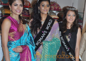 Parvathy Omanakuttan Launch Women's World Store   photo 16