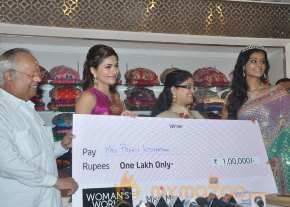 Parvathy Omanakuttan Launch Women's World Store   photo 28