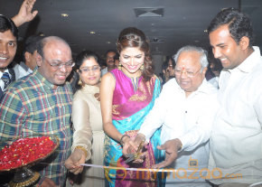 Parvathy Omanakuttan Launch Women's World Store   photo 12