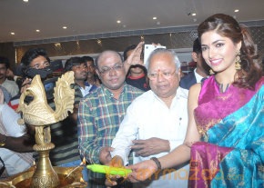 Parvathy Omanakuttan Launch Women's World Store   photo 44