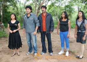 Plane Movie Latest Stills photo 7