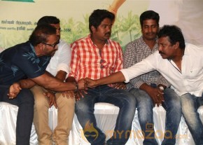 Raja Mandhiri Audio Launch Stills photo 33