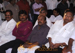 Rajini, Kamal at Kaviperarasu Vairamuthu Aayiram Songs launched stills photo 28