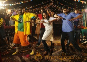 Romba Nallavanda Nee Movie Stills photo 36