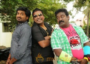Romba Nallavanda Nee Movie Stills photo 52