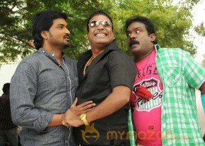 Romba Nallavanda Nee Movie Stills photo 22