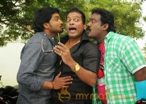 Romba Nallavanda Nee Movie Stills photo 55