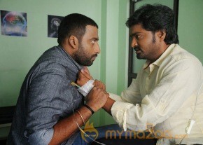 Romba Nallavanda Nee Movie Stills photo 45