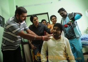 Romba Nallavanda Nee Movie Stills photo 13
