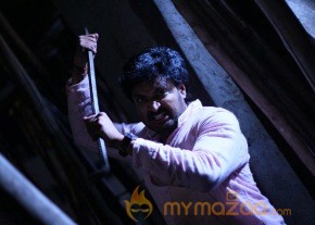 Romba Nallavanda Nee Movie Stills photo 8