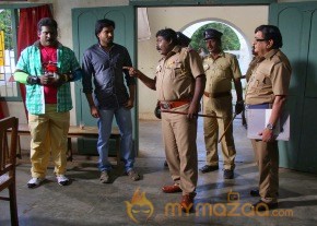 Romba Nallavanda Nee Movie Stills photo 17
