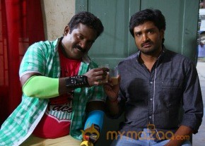 Romba Nallavanda Nee Movie Stills photo 39