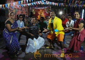 Romba Nallavanda Nee Movie Stills photo 3
