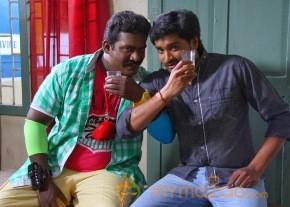 Romba Nallavanda Nee Movie Stills photo 42