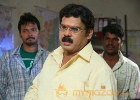 Romba Nallavanda Nee Movie Stills photo 34