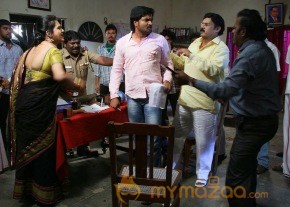 Romba Nallavanda Nee Movie Stills photo 57