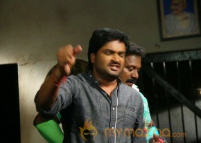 Romba Nallavanda Nee Movie Stills photo 26