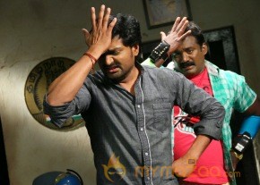 Romba Nallavanda Nee Movie Stills photo 53