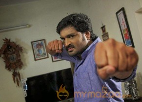 Romba Nallavanda Nee Movie Stills photo 20