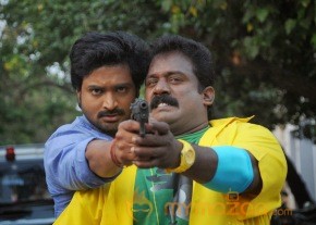 Romba Nallavanda Nee Movie Stills photo 44