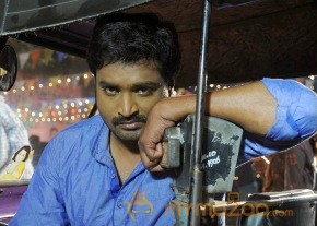 Romba Nallavanda Nee Movie Stills photo 31