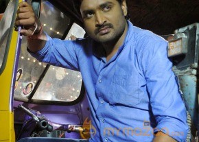 Romba Nallavanda Nee Movie Stills photo 24