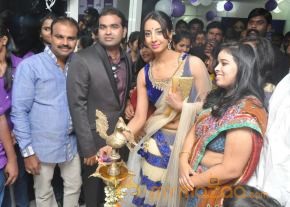 Sanjana Galrani Launches Naturals Family salon photo 8