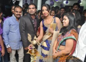 Sanjana Galrani Launches Naturals Family salon photo 14