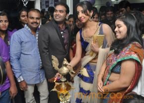 Sanjana Galrani Launches Naturals Family salon photo 17