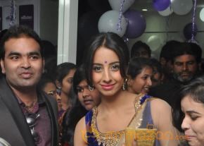 Sanjana Galrani Launches Naturals Family salon photo 22