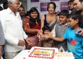 Sanjana Galrani Launches Naturals Family salon photo 11