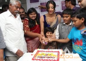 Sanjana Galrani Launches Naturals Family salon photo 24