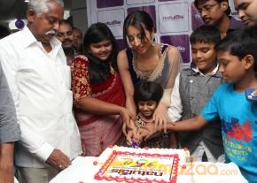 Sanjana Galrani Launches Naturals Family salon photo 13