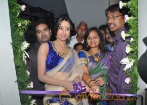 Sanjana Galrani Launches Naturals Family salon photo 6