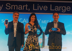 Shriya Launch Samsung Galaxy Smart Phone   photo 4