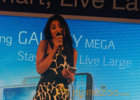 Shriya Launch Samsung Galaxy Smart Phone   photo 29
