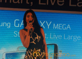 Shriya Launch Samsung Galaxy Smart Phone   photo 24