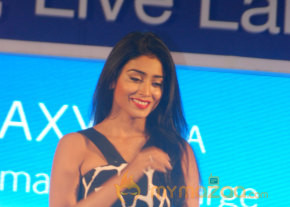 Shriya Launch Samsung Galaxy Smart Phone   photo 8