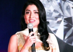 Shriya'At Kirtilals Fashion show
