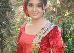 Sivappu Enakku Pikkum Movie Press Meet Stills photo 4