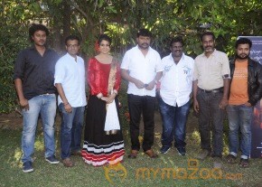 Sivappu Enakku Pikkum Movie Press Meet Stills photo 13