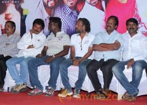 Snehavin Kadhalargal Audio Launch Stills photo 64