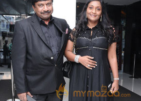 Stars At Vishwaroopam Movie Premiere Show photo 20