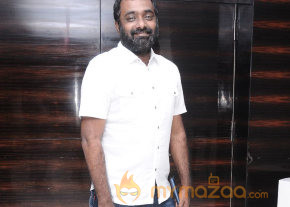 Stars At Vishwaroopam Movie Premiere Show photo 15