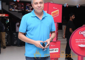 Stars At Vishwaroopam Movie Premiere Show photo 13