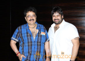 Stars At Vishwaroopam Movie Premiere Show photo 8