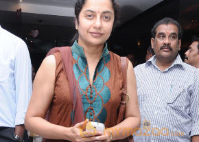 Stars At Vishwaroopam Movie Premiere Show photo 29
