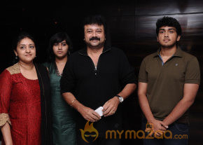 Stars At Vishwaroopam Movie Premiere Show photo 10